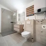 Apartamento With Parking Space Palit, Rab - 23622 Rab Town