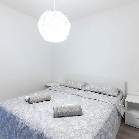 Apartament With Parking Space Palit, Rab - 23622 Rab Town
