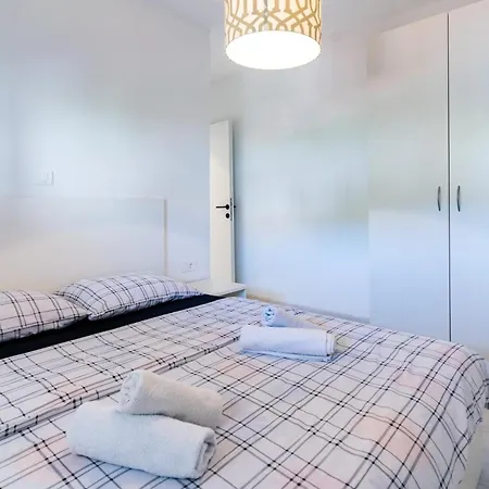 Apartament With Parking Space Palit, Rab - 23622 Rab Town