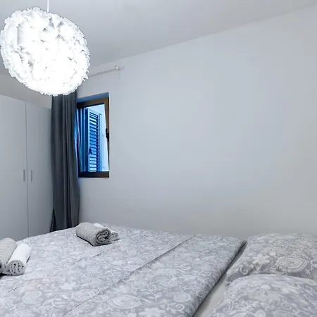 Apartament With Parking Space Palit, Rab - 23622 Rab Town